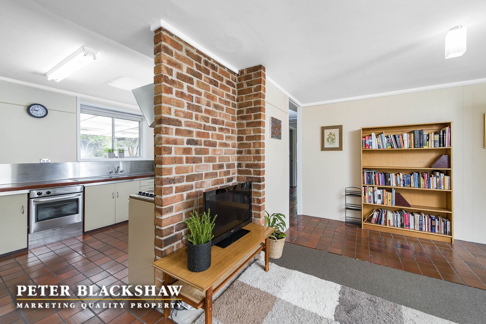 9 Rossarden Street, Fisher ACT 2611, Image 2