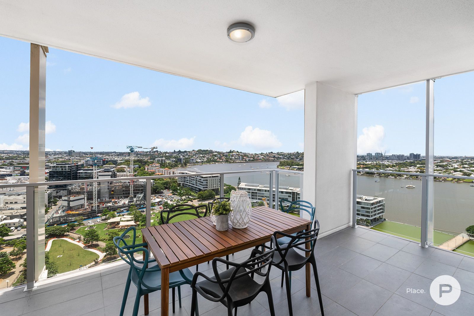 1805/30 Festival Place, Newstead QLD 4006, Image 2
