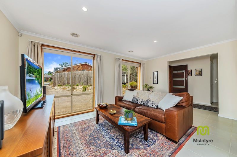 72 Pennington Crescent, Calwell ACT 2905, Image 2