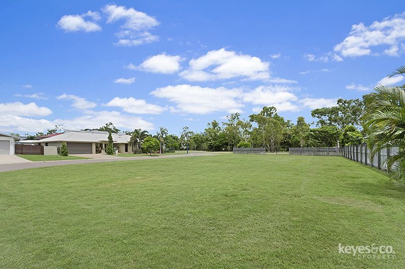 36 Sheerwater Parade, Douglas QLD 4814, Image 2