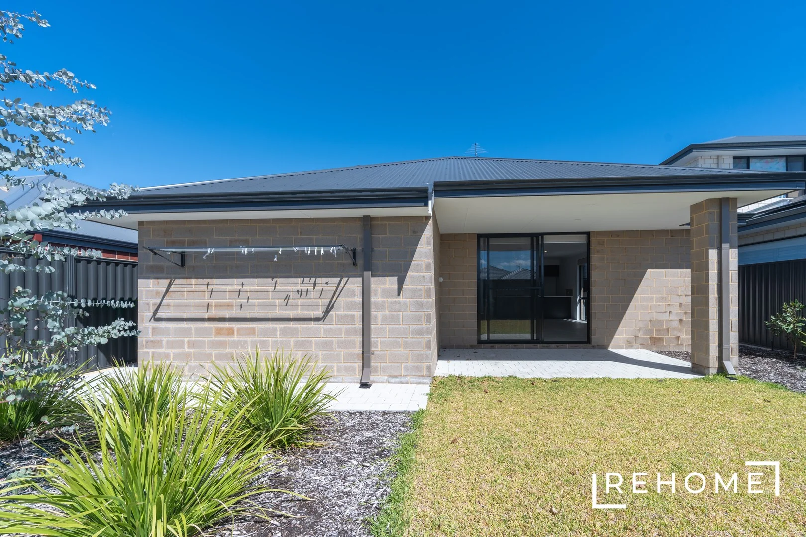 Primary image of 27 Meander Way, Treeby WA 6164