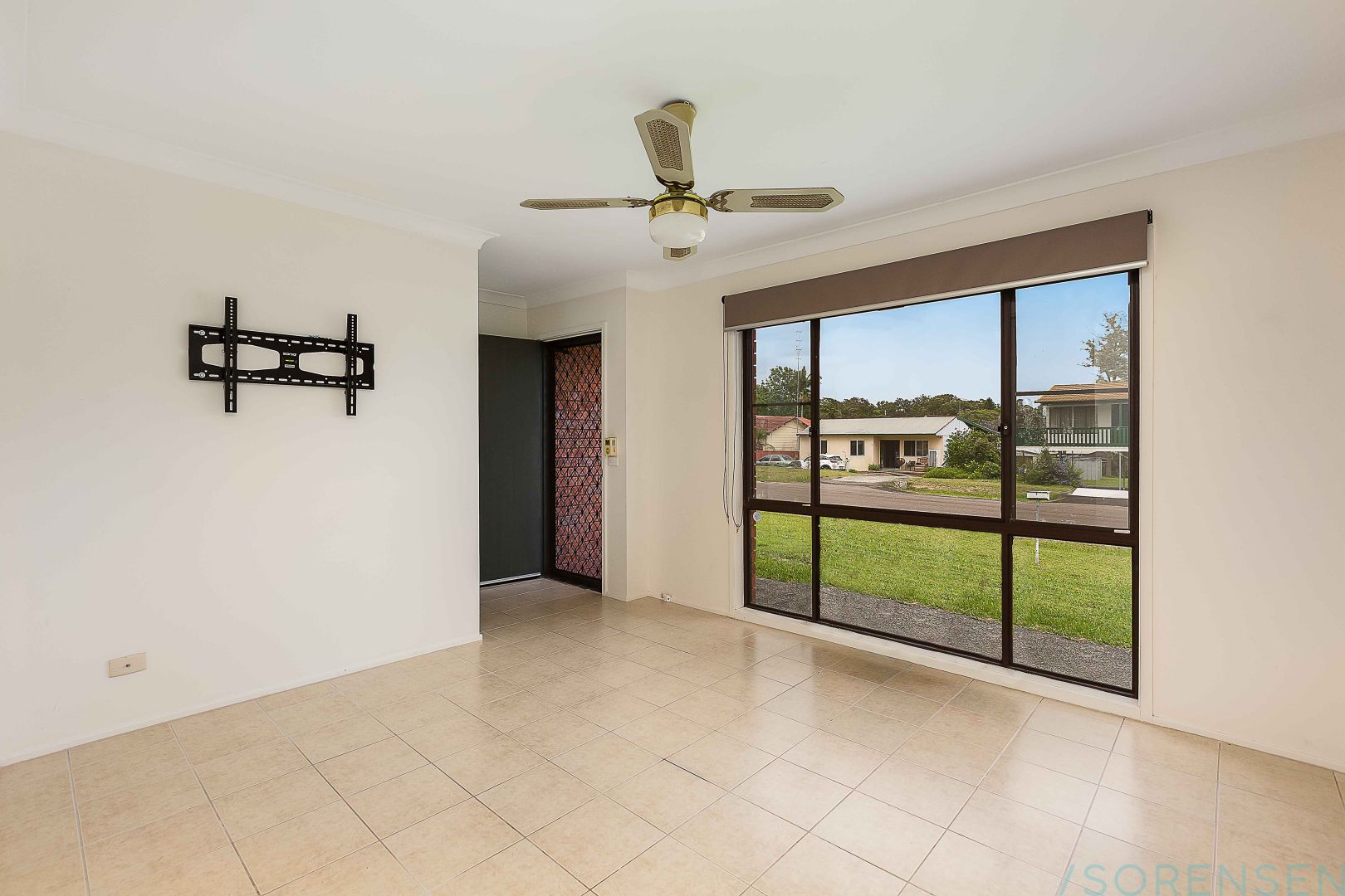 33 Campbell Parade, Mannering Park NSW 2259, Image 2
