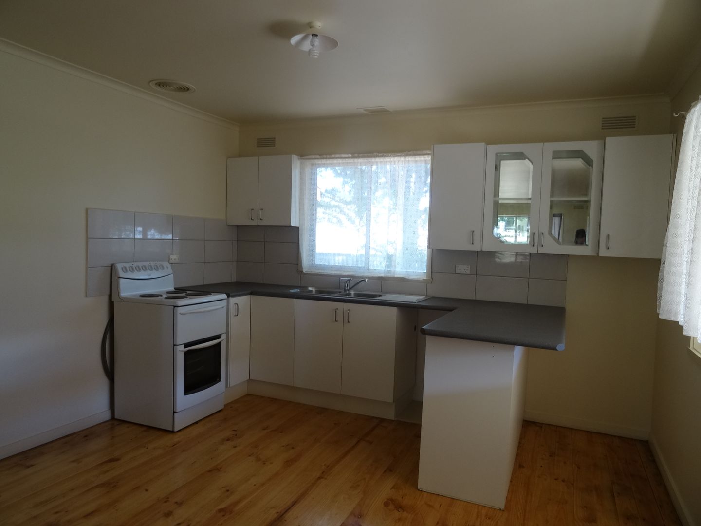 3/398 Mount Buffalo Road, Porepunkah VIC 3740 House For Rent Domain