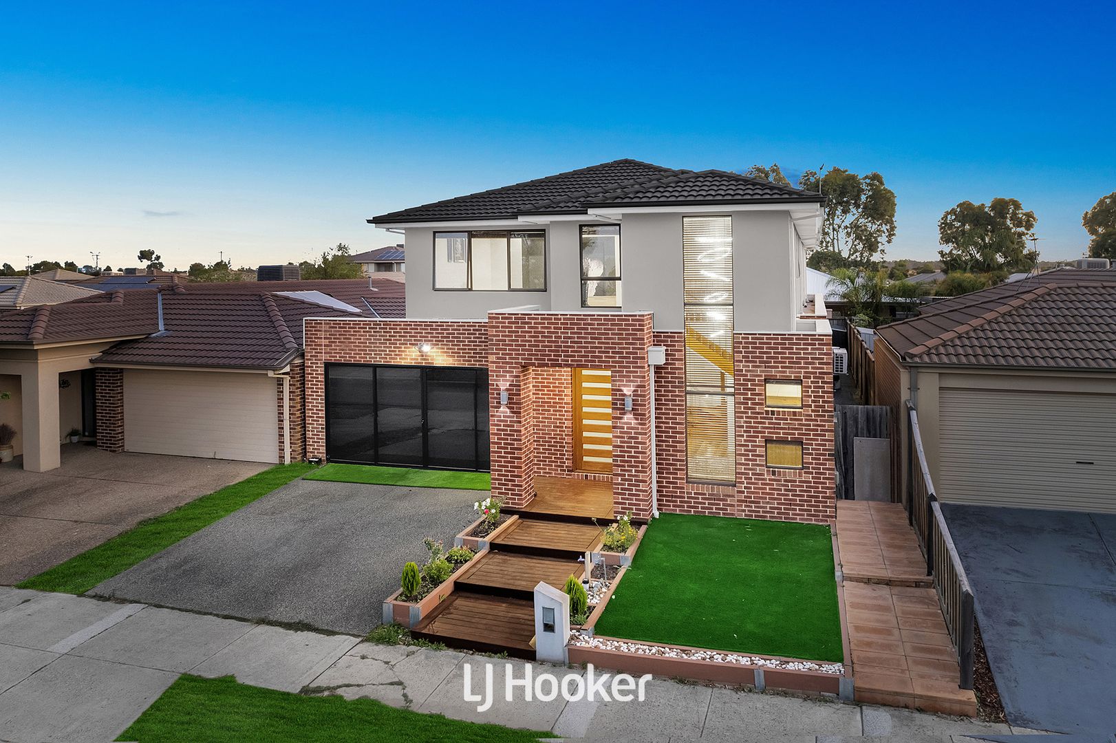 56 Linden Tree Way, Cranbourne North VIC 3977, Image 2