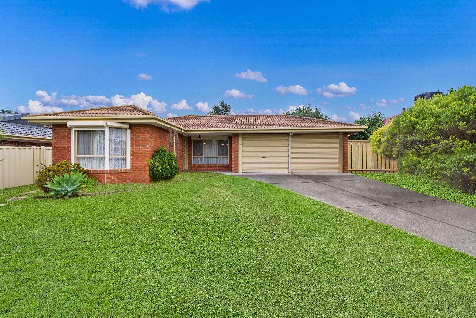 11 Flint Crescent, Delahey VIC 3037