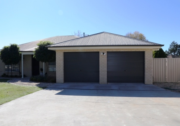 4 Parker Place, Eglinton NSW 2795