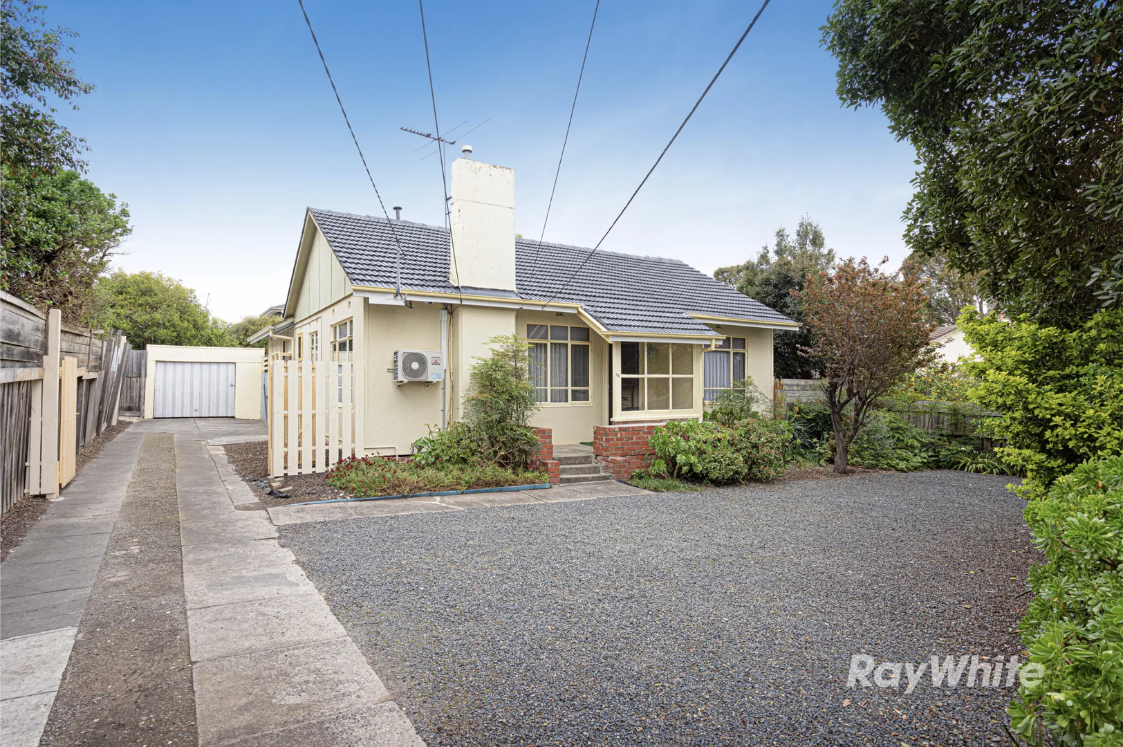 16 Woonah Street, Chadstone VIC 3148