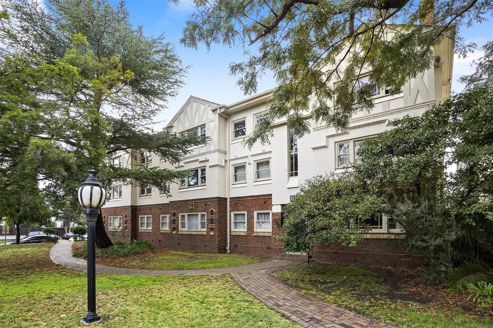 2 bedrooms Apartment / Unit / Flat in 26/33-34 Queens Road MELBOURNE VIC, 3004