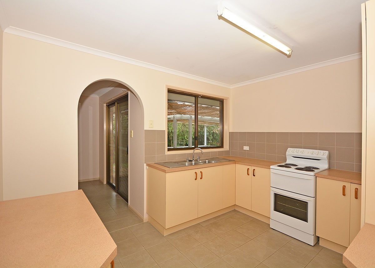 28 Cassandra Crescent, Urangan QLD 4655, Image 1