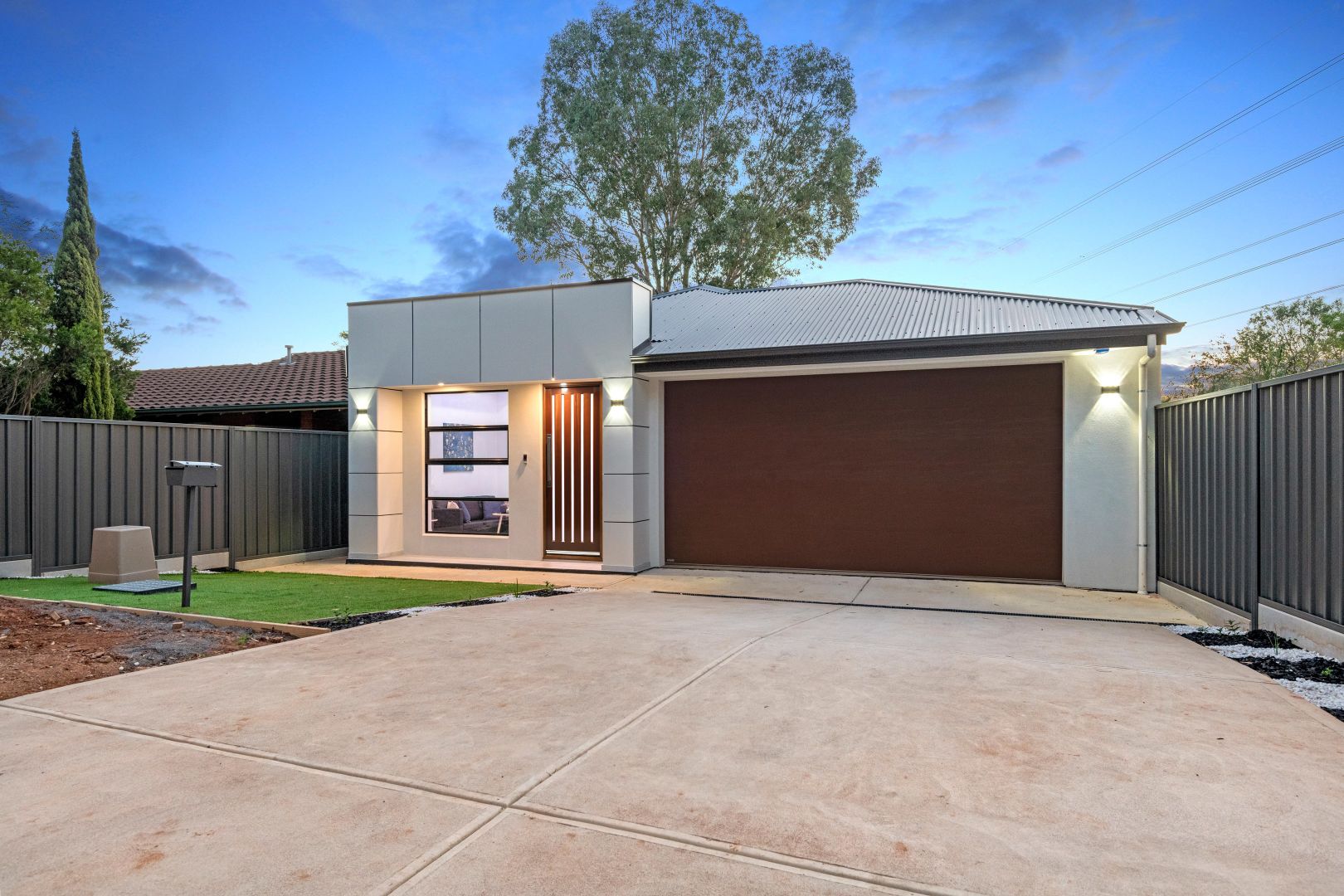 8A Bradbury Street, Parafield Garden Property History & Address