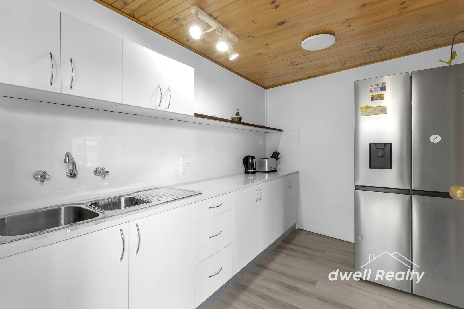 Additional image 11 of 43 SUSSEX INLET ROAD, Sussex Inlet NSW 2540