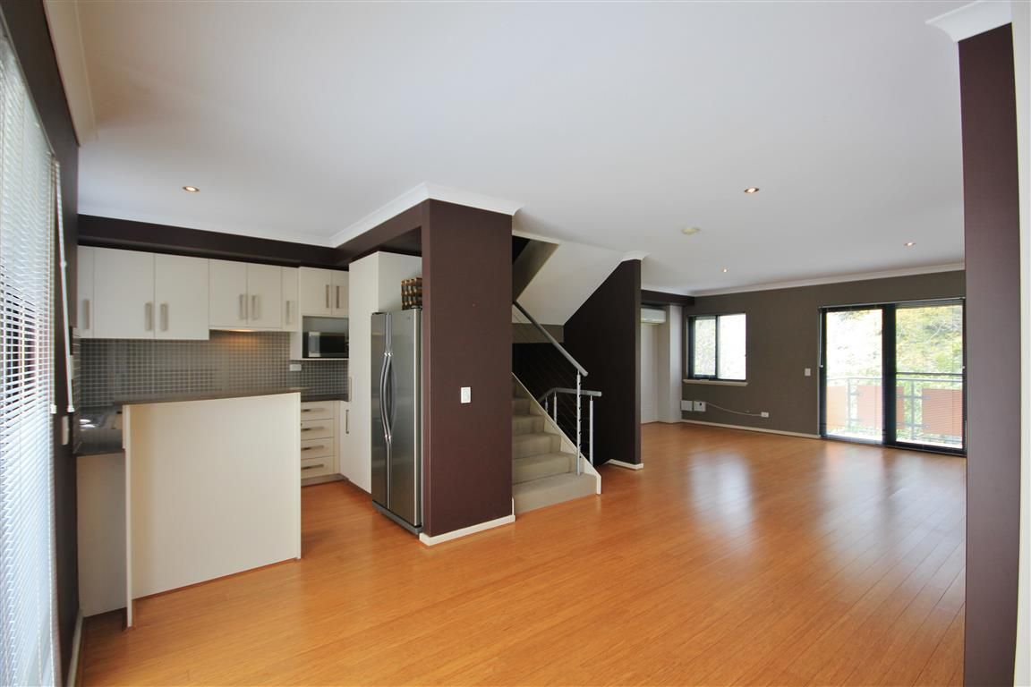 2 bedrooms Townhouse in 1/138 MILL POINT ROAD SOUTH PERTH WA, 6151