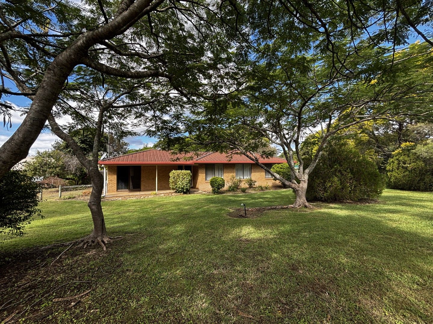 4 bedrooms House in 25 Shorelands Drive WITHCOTT QLD, 4352