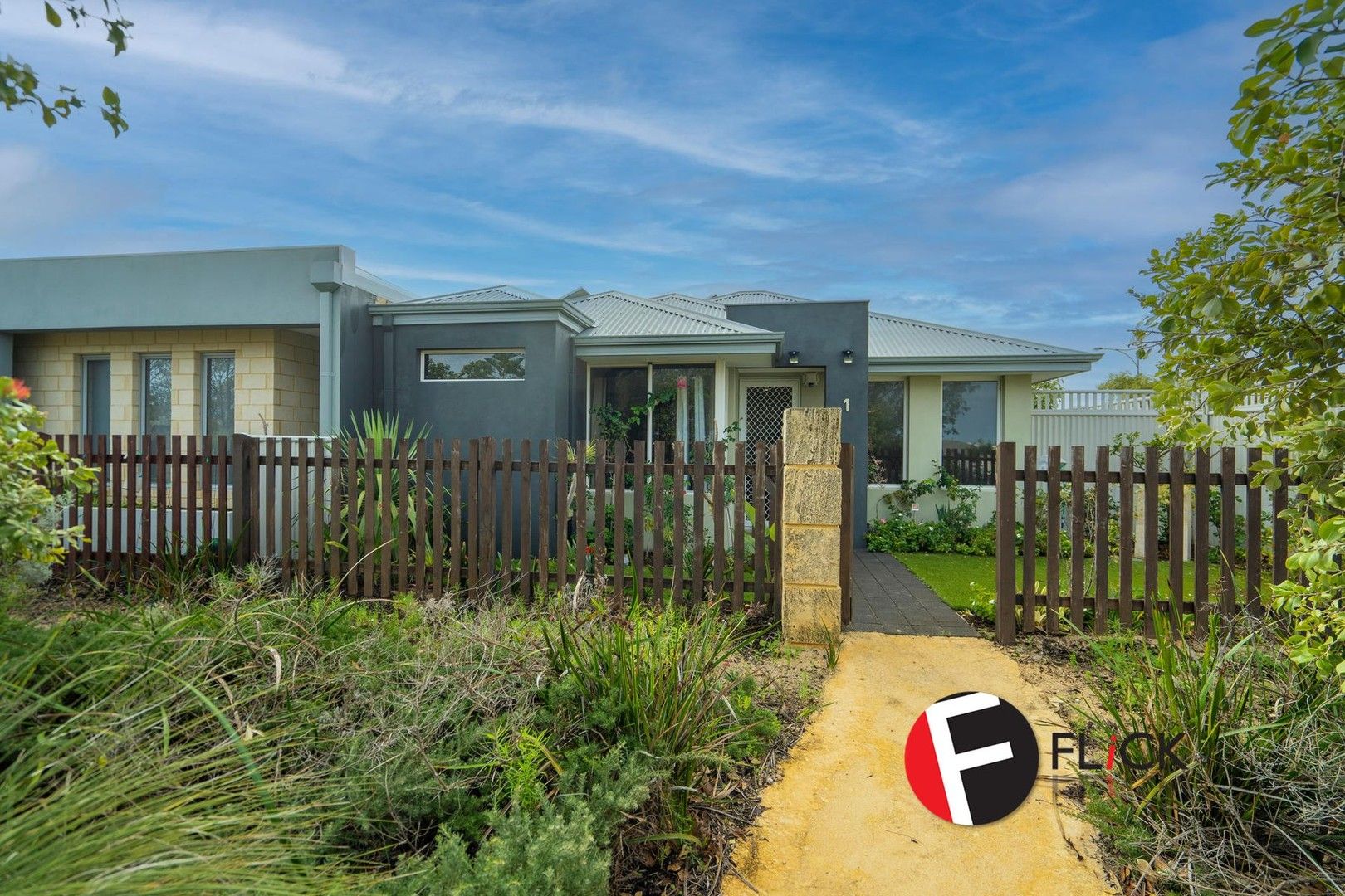 3 bedrooms House in 1 Sooty Lane ALKIMOS WA, 6038