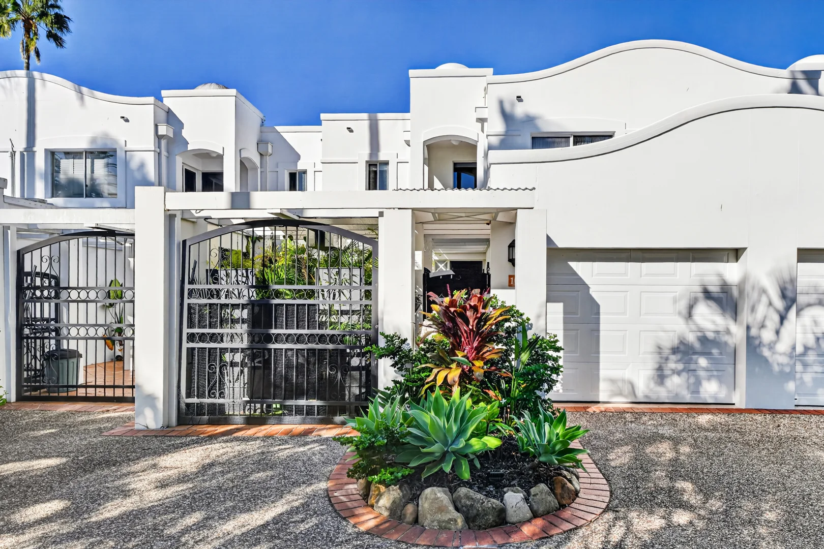 Additional image 23 of 10 Aegean/100 Cotlew Street East, Southport QLD 4215