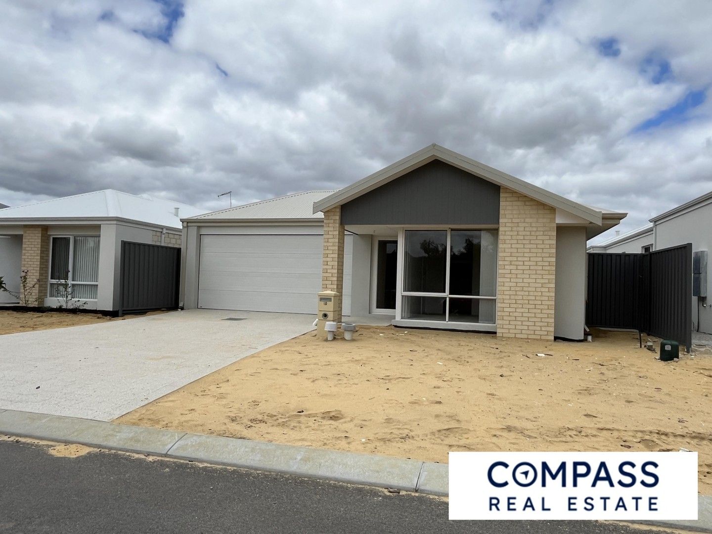 5 bedrooms House in 60 Warlander View FORRESTDALE WA, 6112