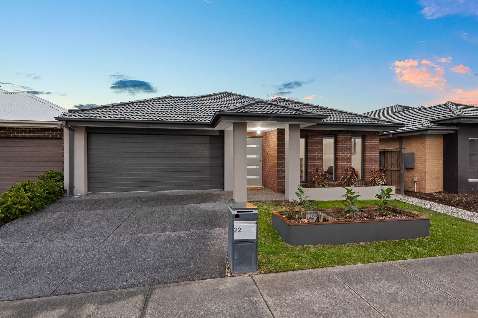 4 bedrooms House in 22 Park Central Avenue OFFICER VIC, 3809