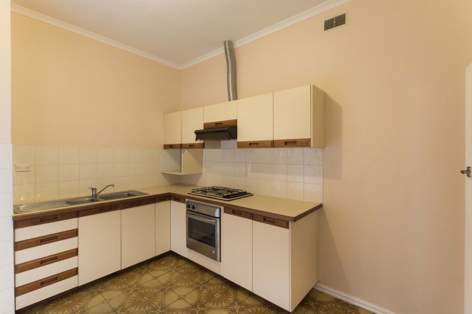 2 bedrooms House in 138 Sydney Road COBURG VIC, 3058