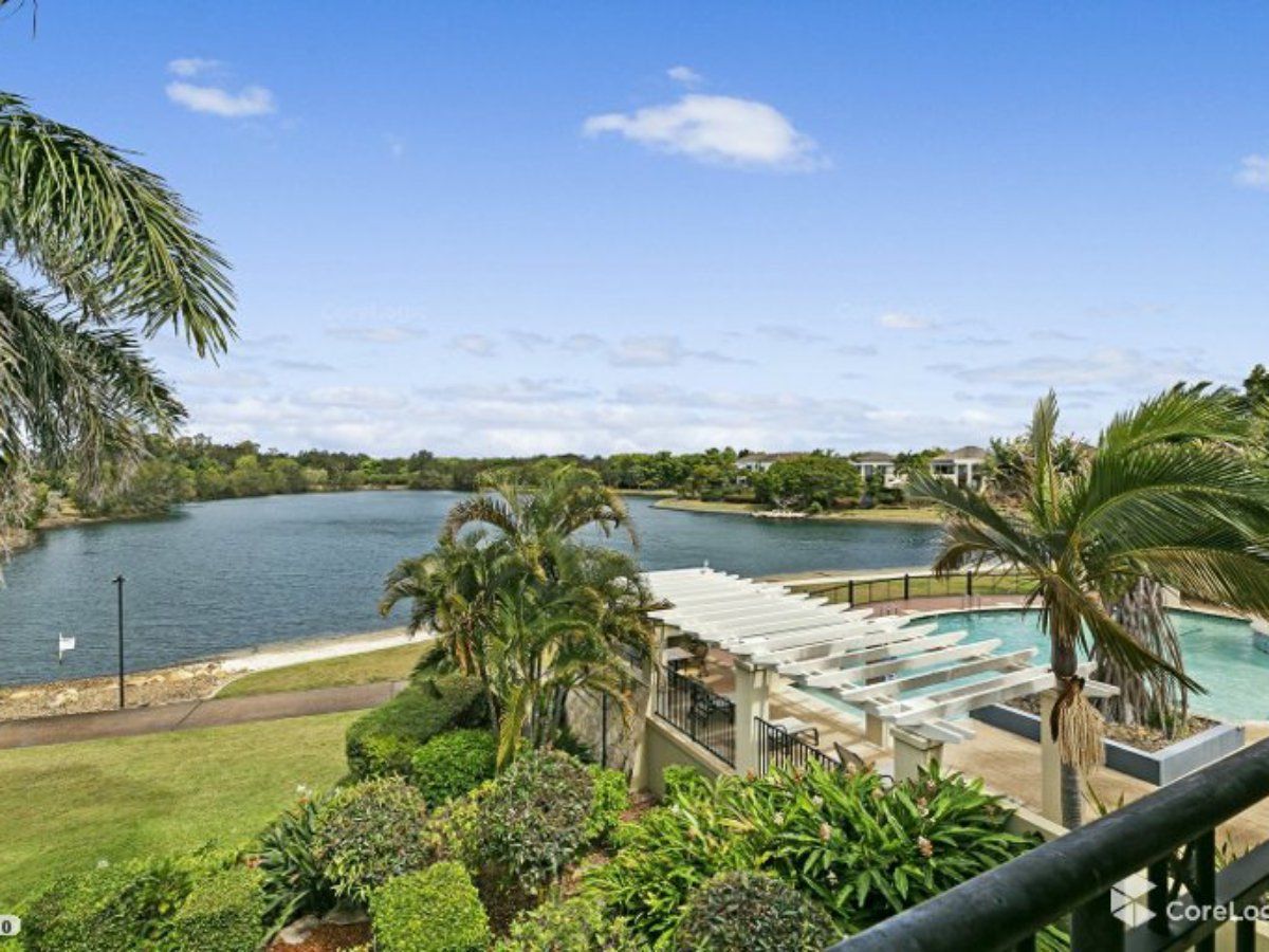 3 bedrooms Townhouse in 1015/1 The Cove Crescent CARRARA QLD, 4211