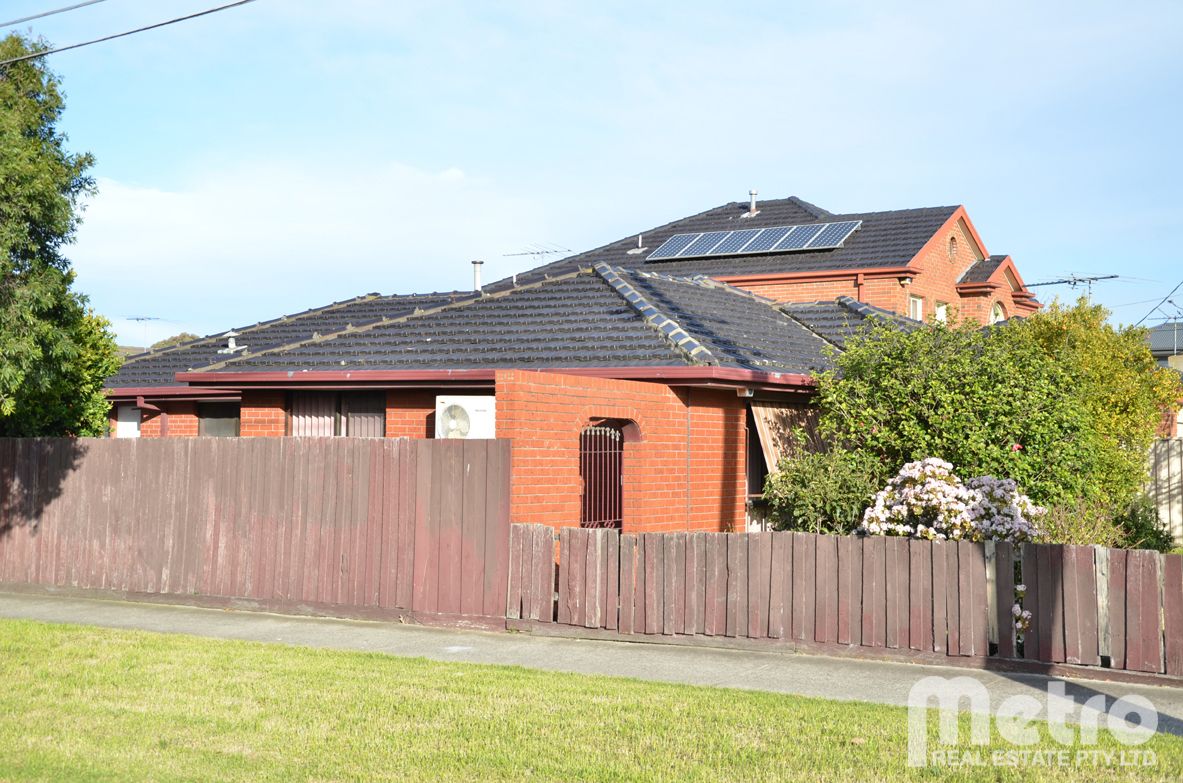 3 bedrooms House in 18 Maylands Street (ALBION) SUNSHINE VIC, 3020