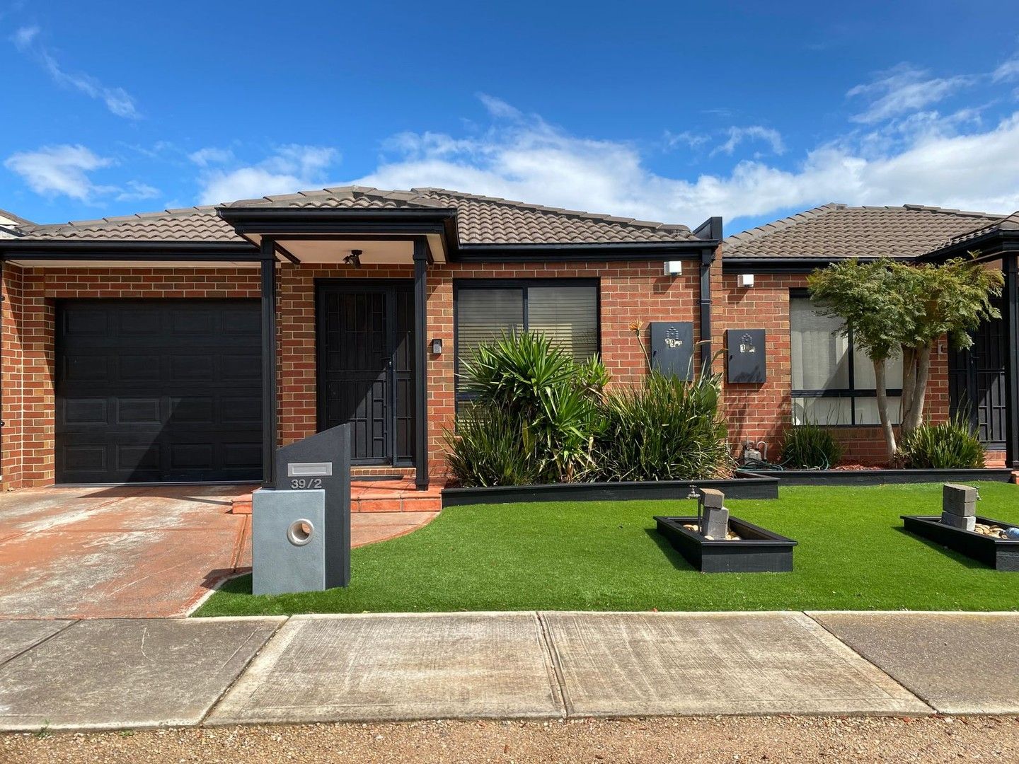 3 bedrooms Apartment / Unit / Flat in 2/39 Jade Way HILLSIDE VIC, 3037