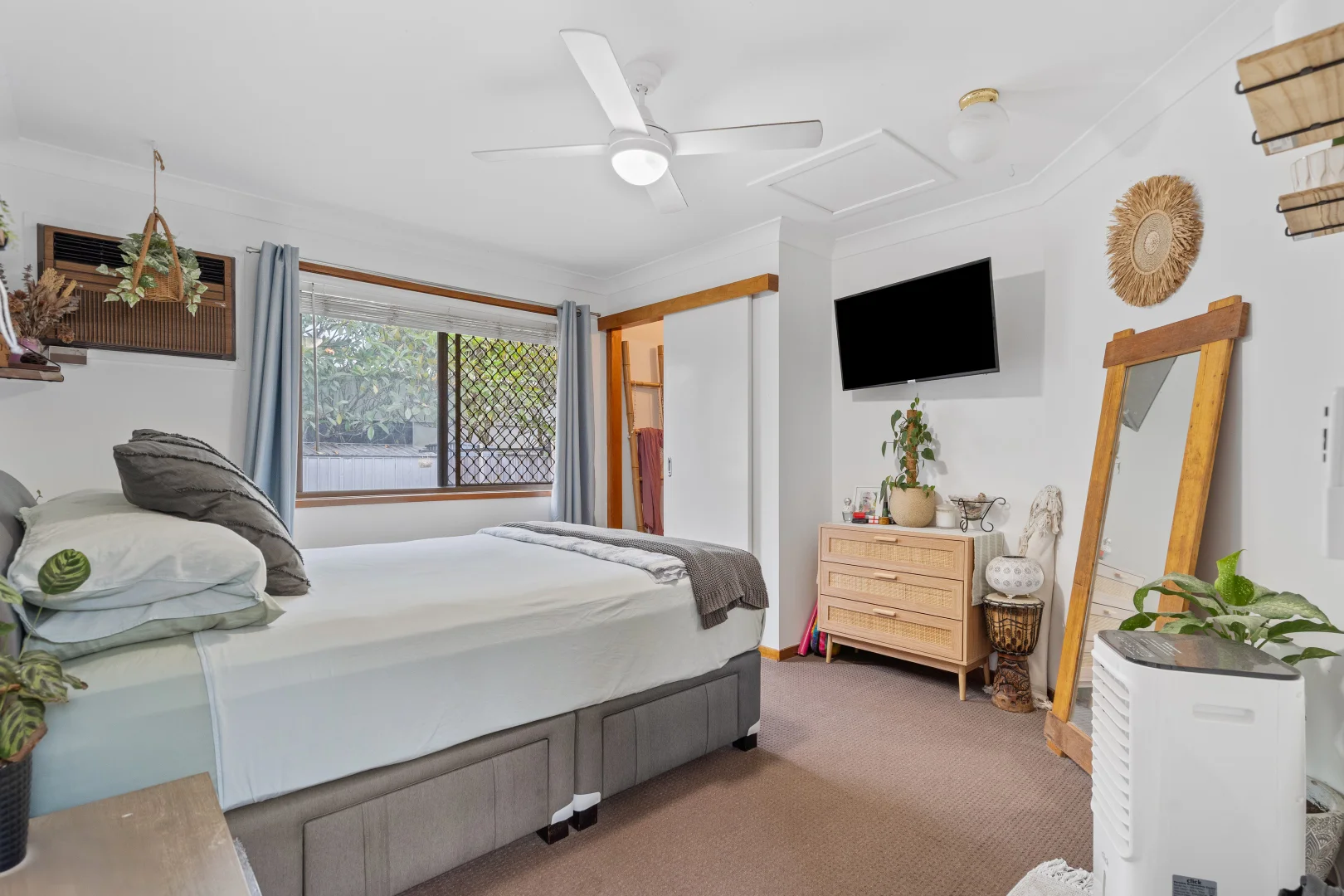 Additional image 11 of 44 Christine Avenue, Miami QLD 4220