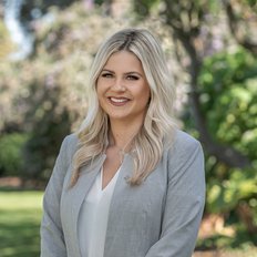 Zoe Deftereos-Brennan, Property manager