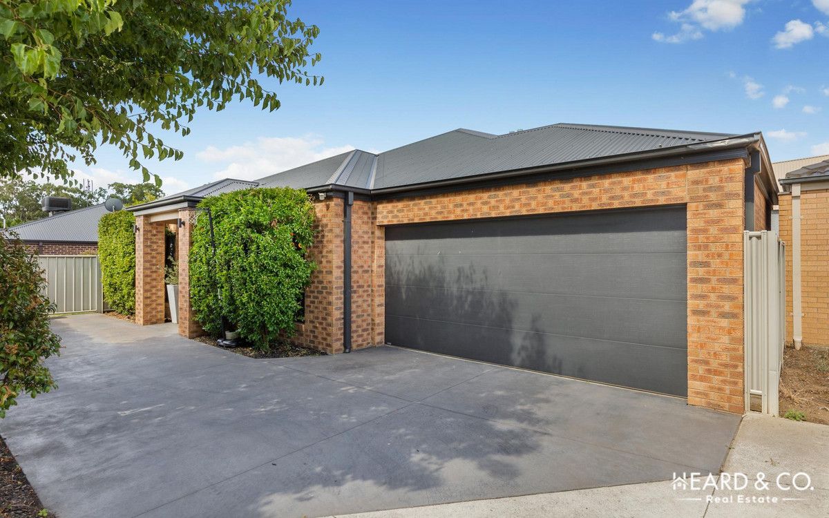 4 bedrooms House in 8A Barnett Drive KANGAROO FLAT VIC, 3555