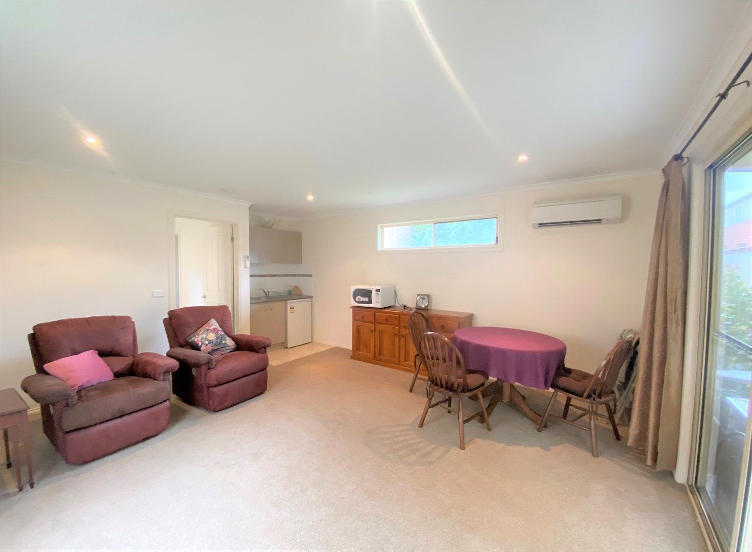 1 bedrooms Apartment / Unit / Flat in 15 (Rear) James Ave KEW VIC, 3101