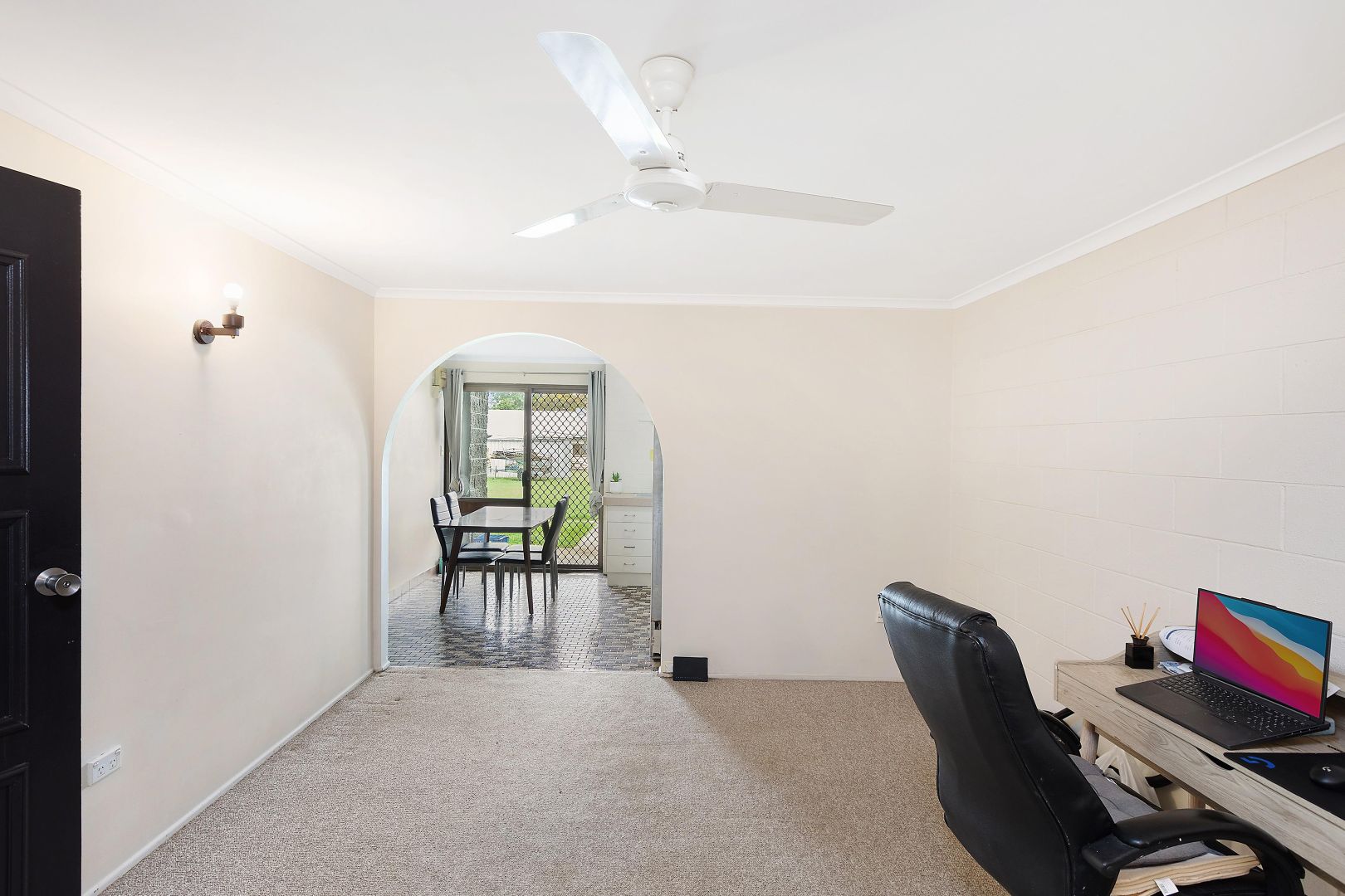 3/322 Warnock Street, Koongal QLD 4701, Image 2