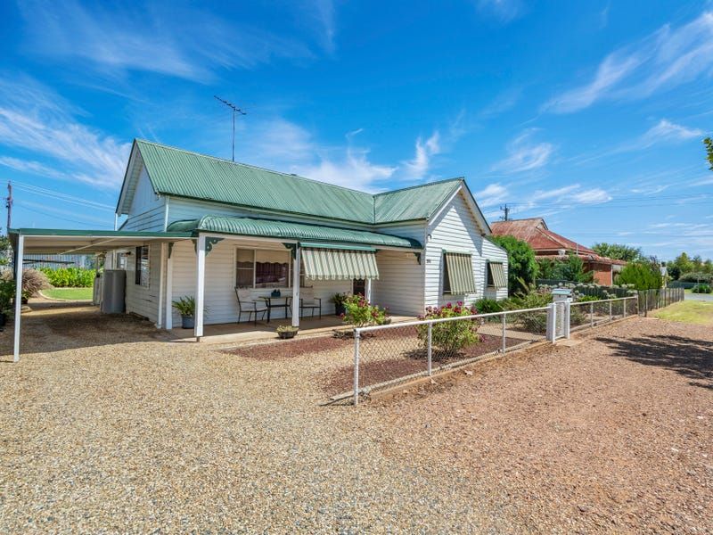 2 bedrooms House in 184 De Boos Street TEMORA NSW, 2666