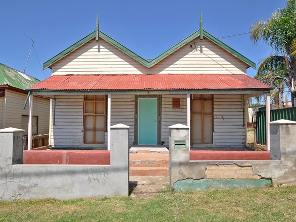 6 Thomas Street, Junee NSW 2663