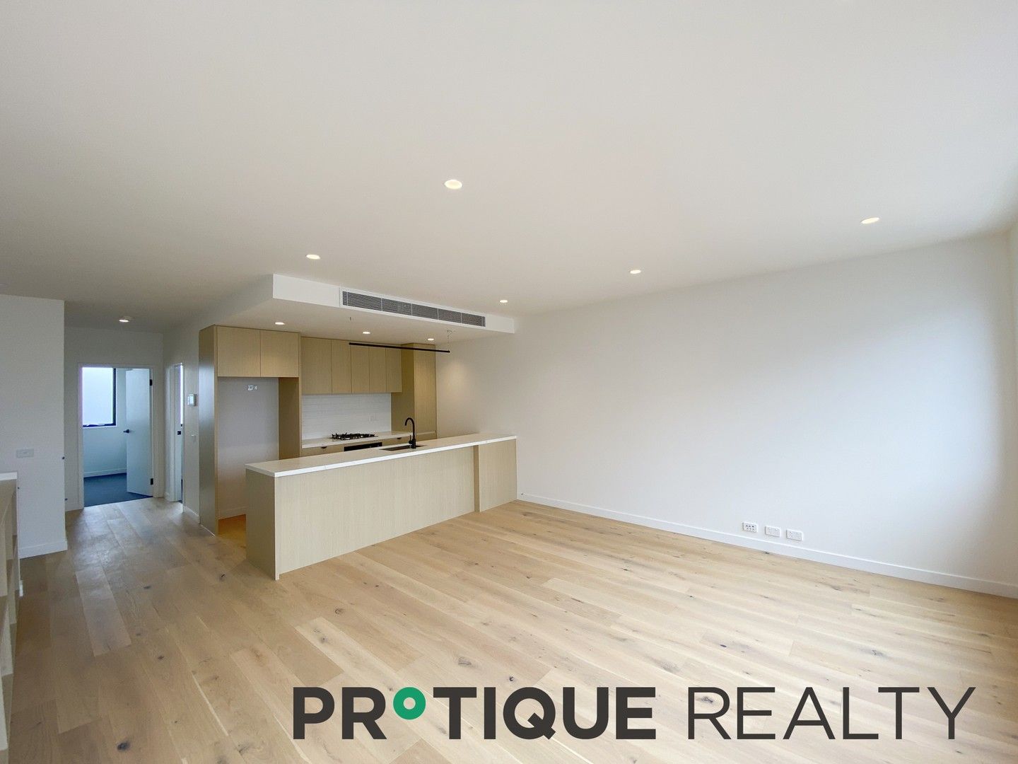 3 bedrooms Townhouse in 28/10 Alvina Street OAKLEIGH SOUTH VIC, 3167