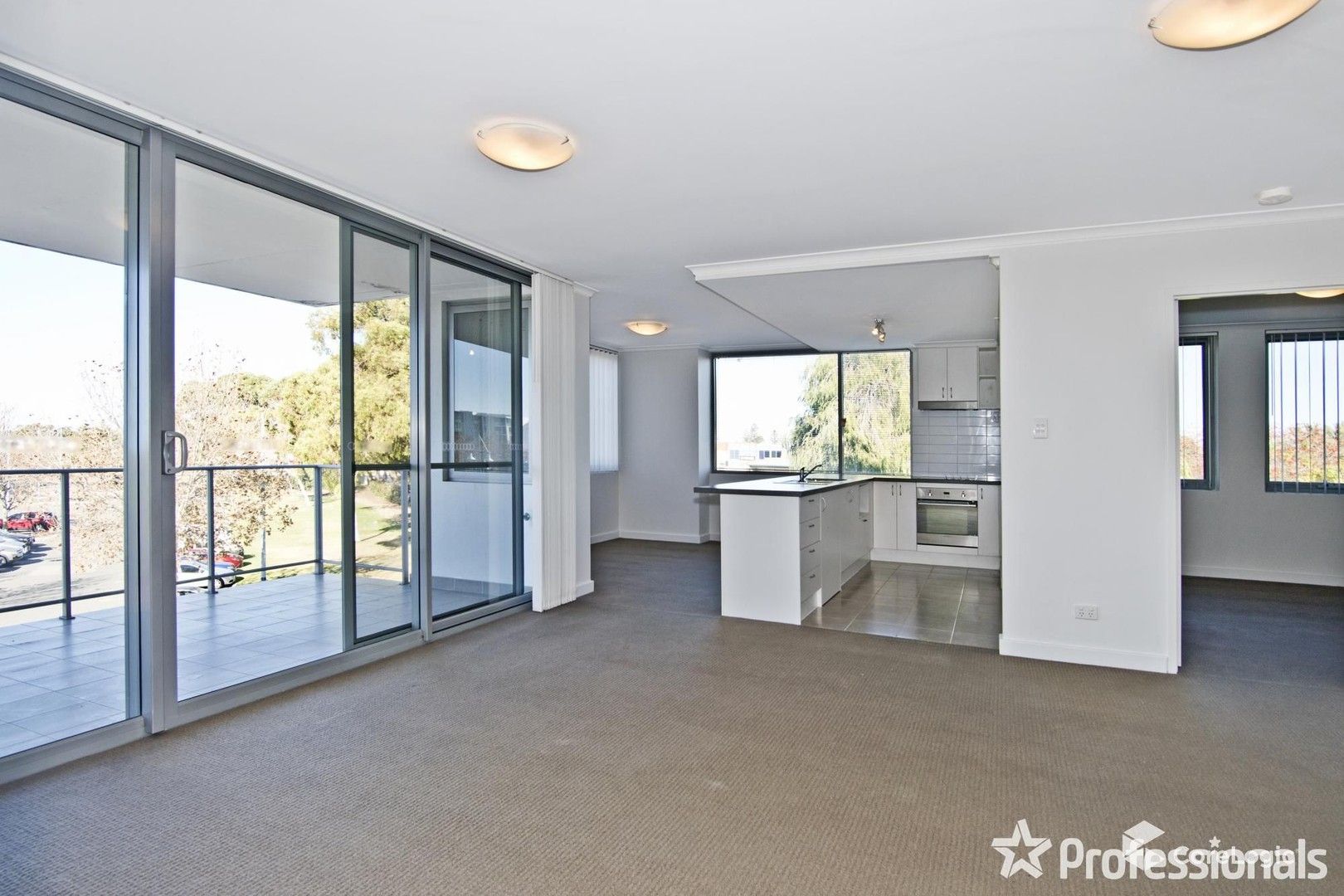 2 bedrooms Apartment / Unit / Flat in 1/15 Kent Street ROCKINGHAM WA, 6168
