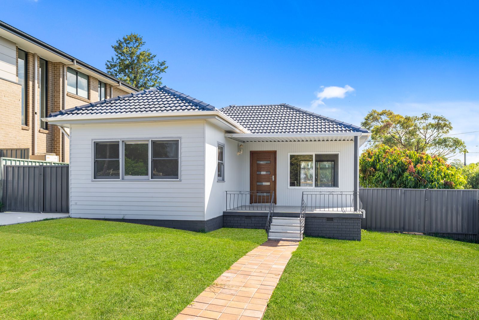 3 bedrooms House in 5 Valley Road CAMPBELLTOWN NSW, 2560