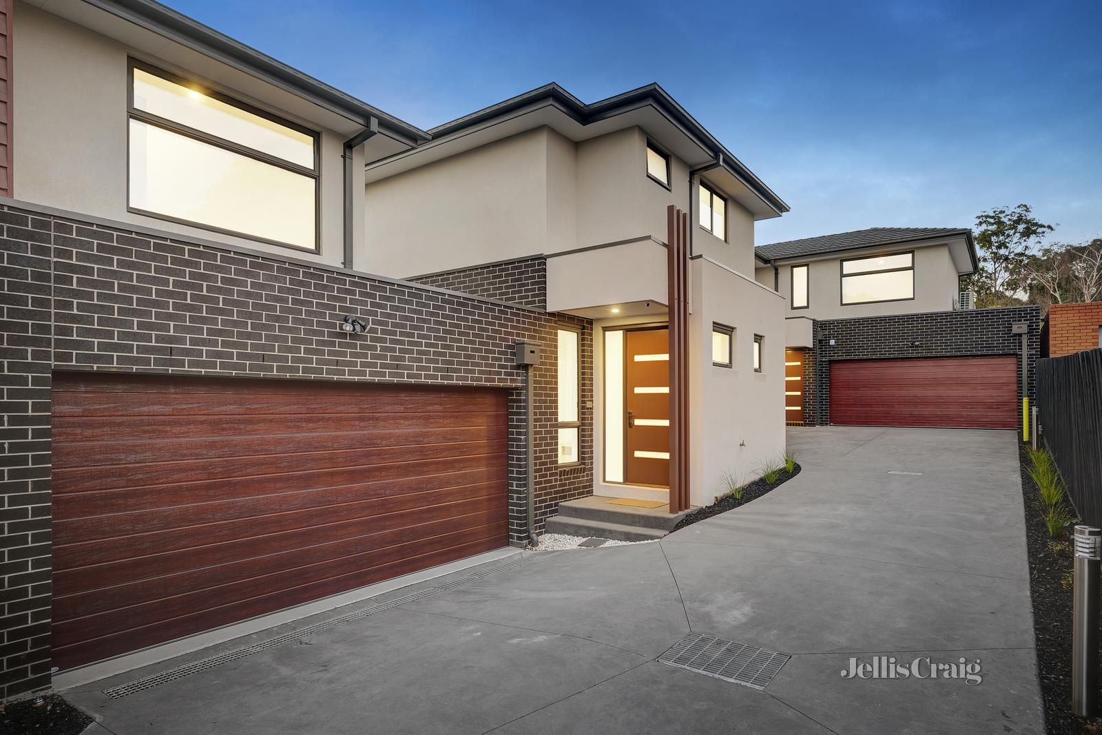 3 bedrooms Townhouse in 2/21 Banool Quadrant DONCASTER EAST VIC, 3109