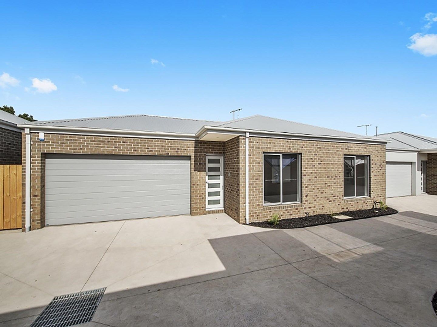 3 bedrooms Apartment / Unit / Flat in 8/8-10 Regent Street WHITTINGTON VIC, 3219