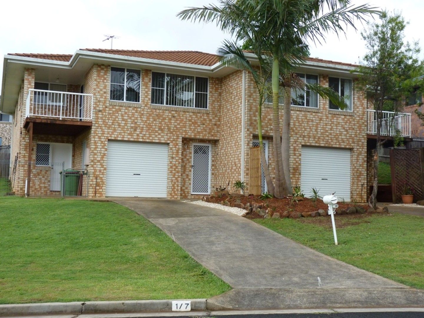 3 bedrooms Apartment / Unit / Flat in 1/7 Ravenswood Drive GOONELLABAH NSW, 2480