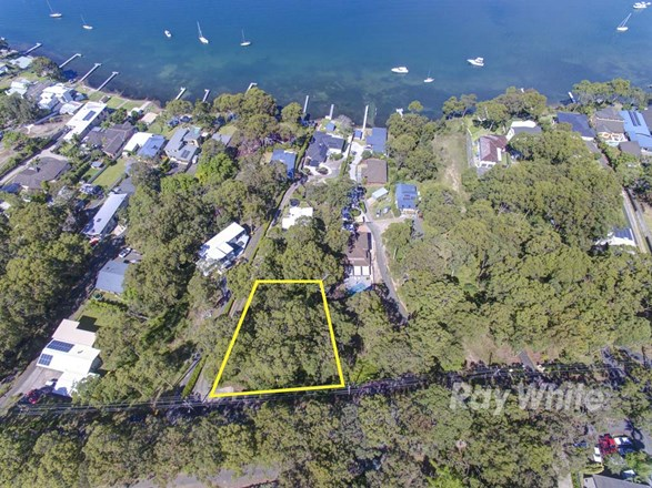 39 Coal Point Road, Coal Point NSW 2283