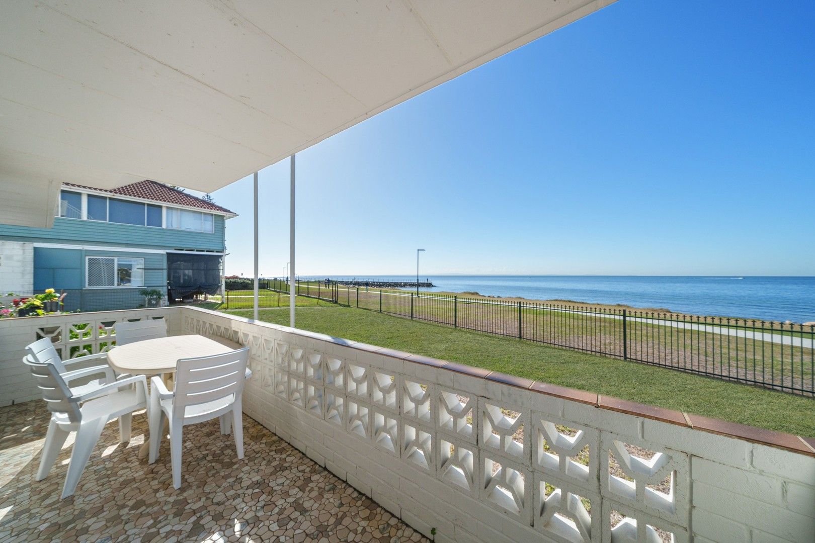 2 bedrooms Apartment / Unit / Flat in 2/52 Prince Edward Parade REDCLIFFE QLD, 4020