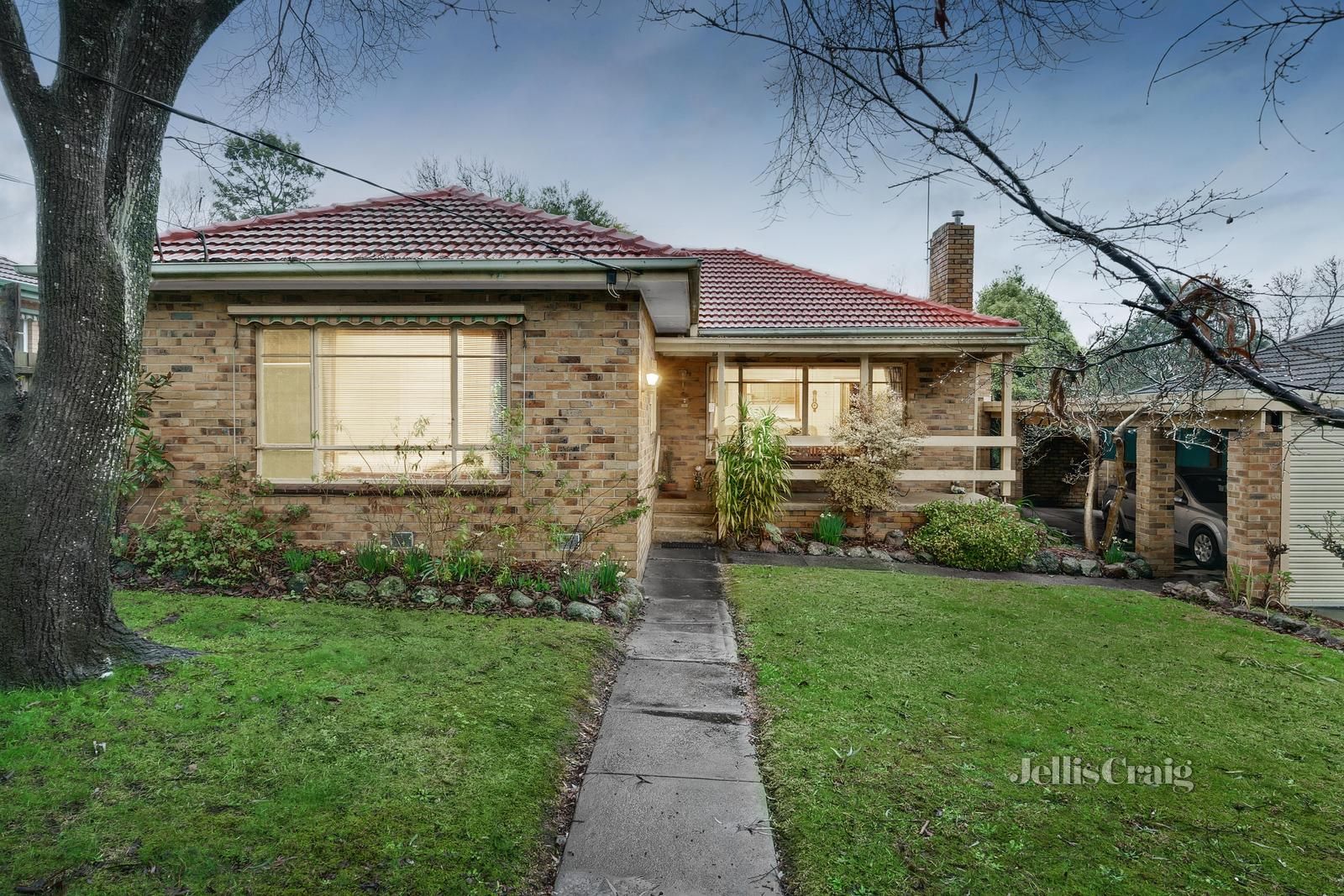 30 Mandowie Crescent, Croydon VIC 3136, Image 0