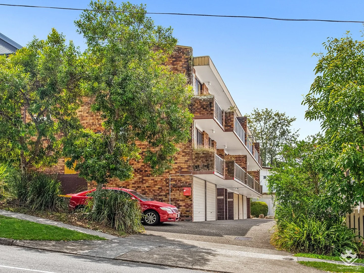 4/114 Carmody Road, St Lucia QLD 4067