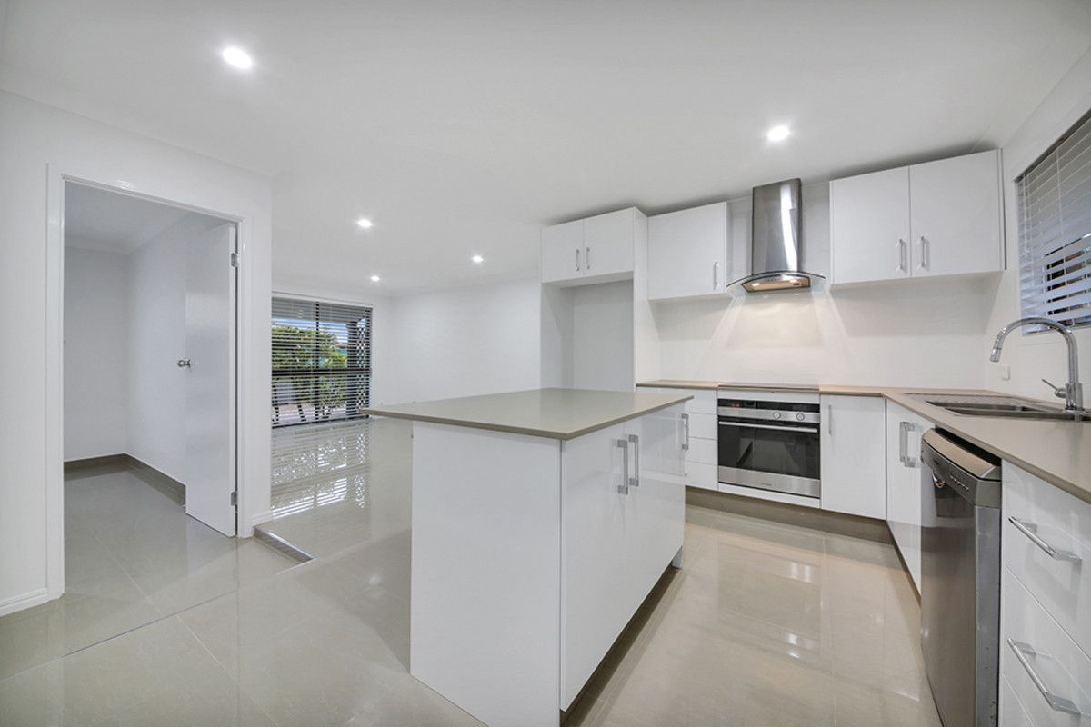 1/7 Jessica Court, Arundel QLD 4214, Image 1