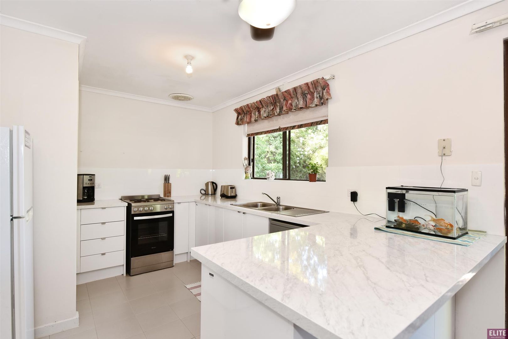 5 Oakridge Close, Aberfoyle Park SA 5159 Domain