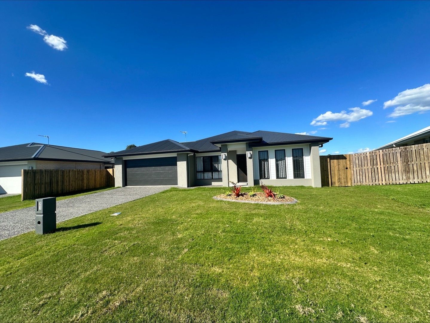 4 bedrooms House in 21 Charlotte Court KAWUNGAN QLD, 4655