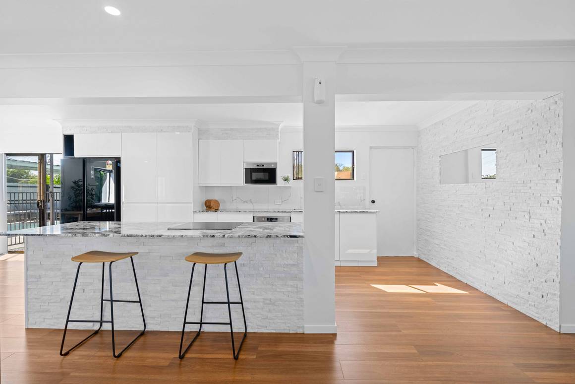 14 Glen Eagle Court REDBANK PLAINS 4301 - Image 3