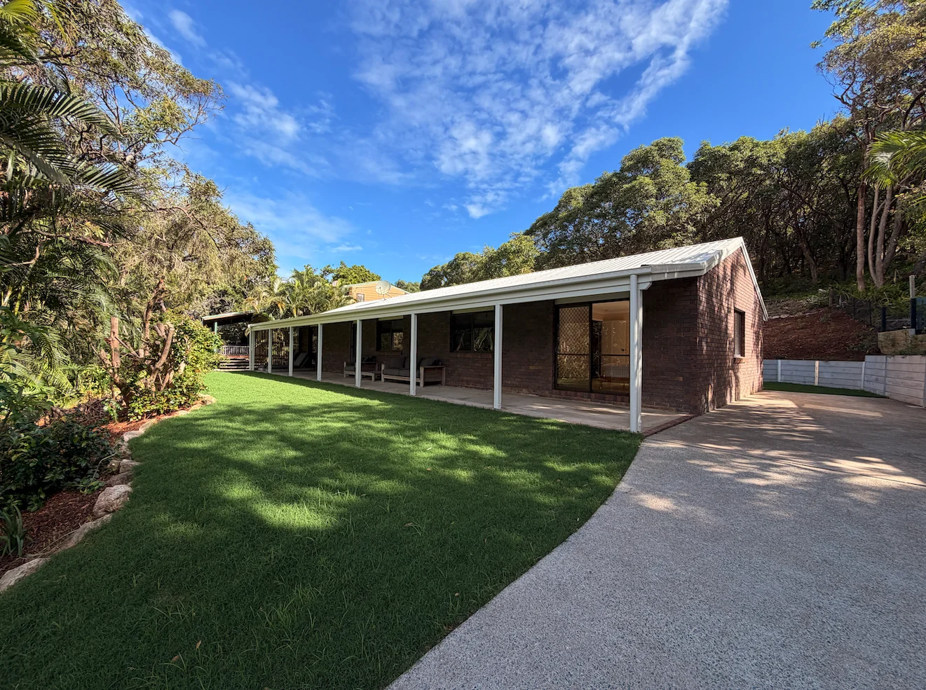 3 Waller Court, Point Lookout QLD 4183