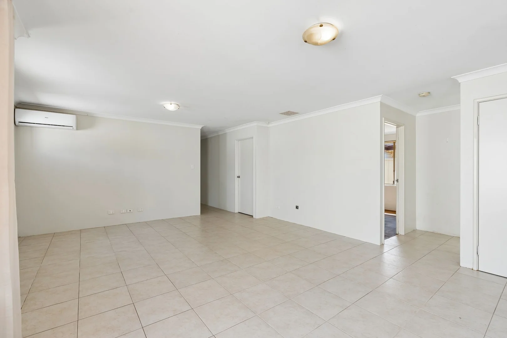 Additional image 11 of Unit 10/93 Owtram Rd, Armadale WA 6112