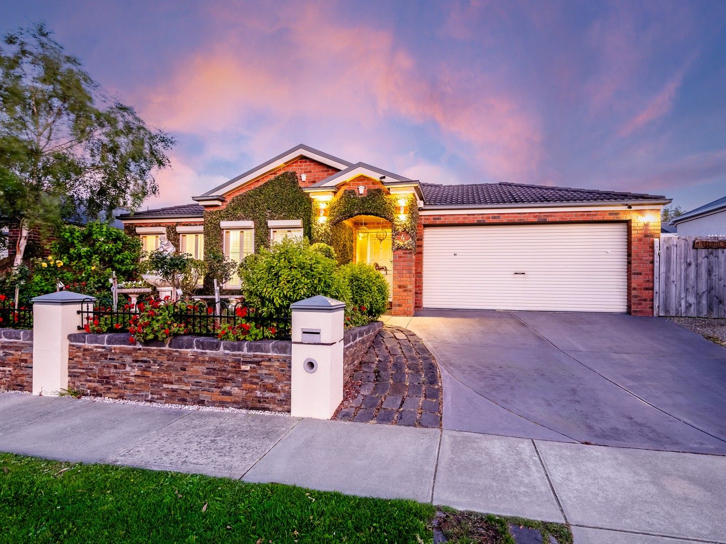 4 bedrooms House in 4 Bundoran Avenue CRANBOURNE VIC, 3977