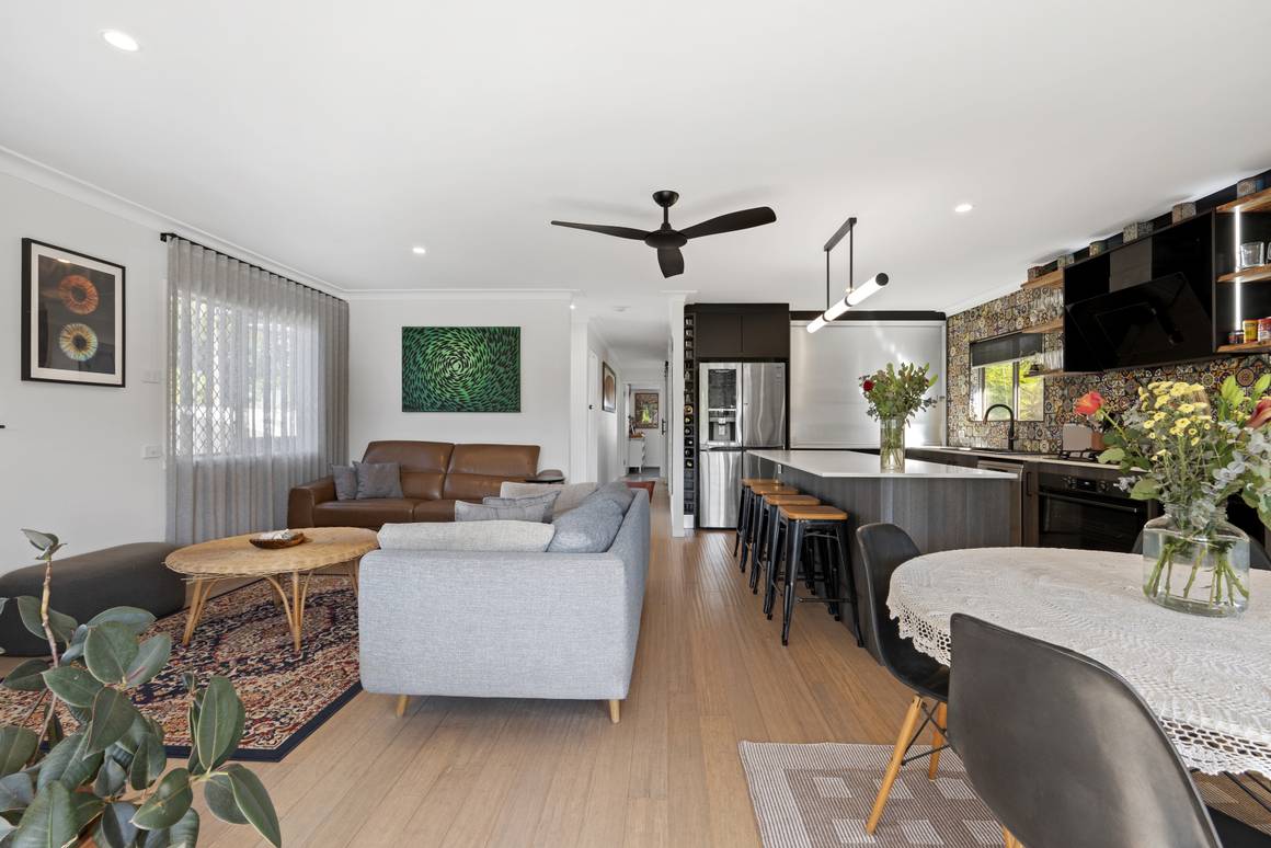 28 Sportsman Avenue Mermaid Beach 4218 - Image 3